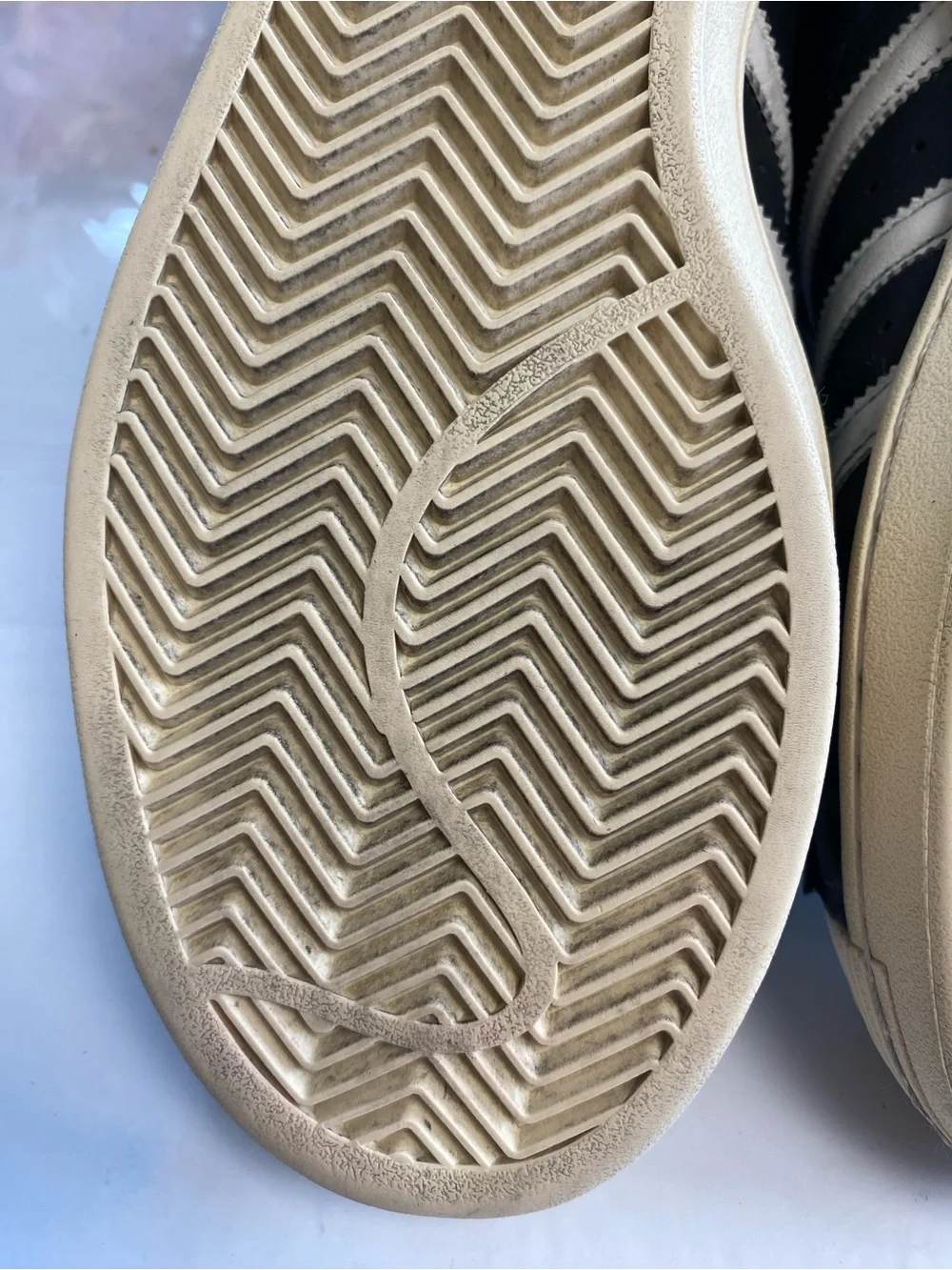 adidas Originals Superstar Leather Shell Toe Sneaker Black White Men’s 10 AJ0325